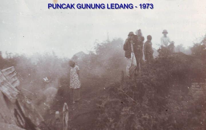 In this 1973 photograph on Mount Ophir, Hilwan’s grandmother can be seen standing on the left.